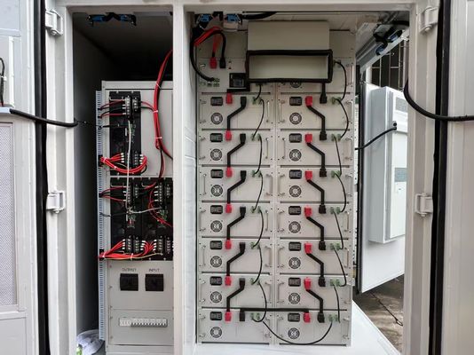 Système de stockage de l'énergie par batterie BESS de puissance nominale AC400V avec tolérance à haute température et technologie de batterie lithium-ion