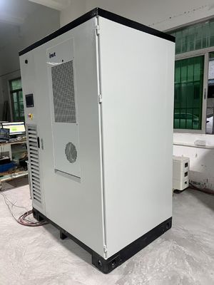 Technologie de batterie lithium-ion Système de stockage d'énergie de batterie BESS avec tension nominale du réseau AC400V varie selon le modèle