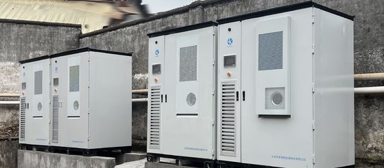 100 kW Maximiser les efforts de stabilisation du réseau Capacités variables Système de stockage d'énergie commercial industriel