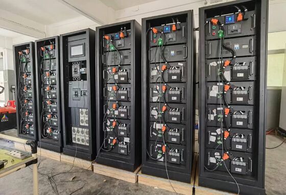 Durée de vie 8000 cycles Système de stockage d'énergie industriel et commercial