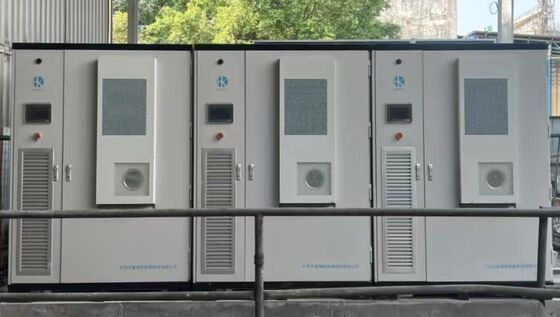 Système de stockage d'énergie à batterie BESS personnalisable à l'extérieur Idéal pour les énergies renouvelables