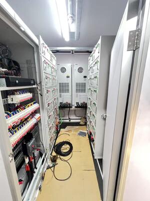 Système de stockage d'énergie à batterie BESS compact adapté à l'industrie commerciale